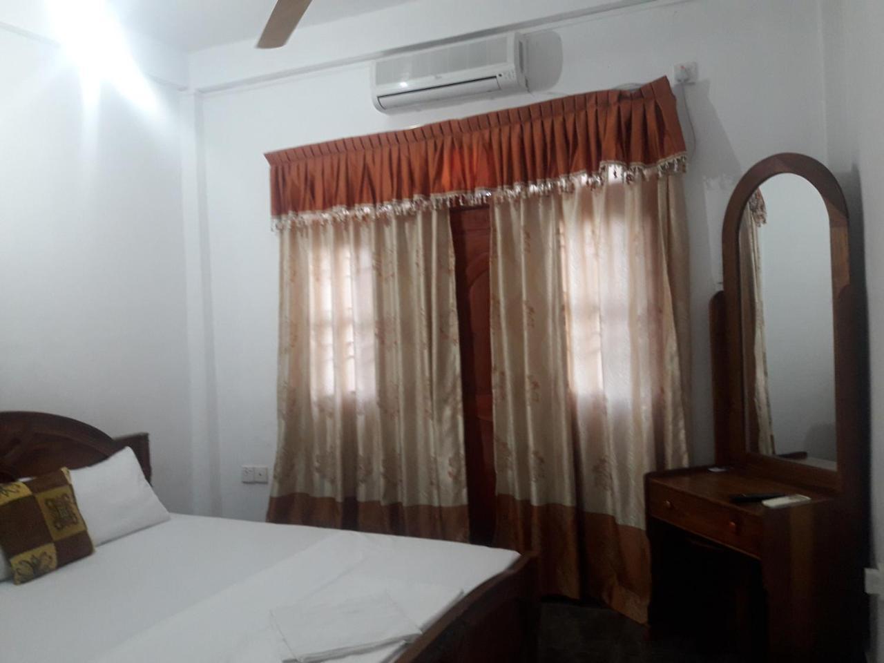 Hotel Blue Whale Jaffna Eksteriør bilde